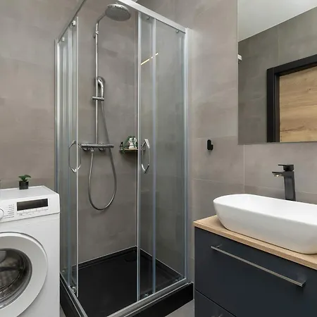 Modern With Parking And Balcony By Renters Apartman Sosnowiec