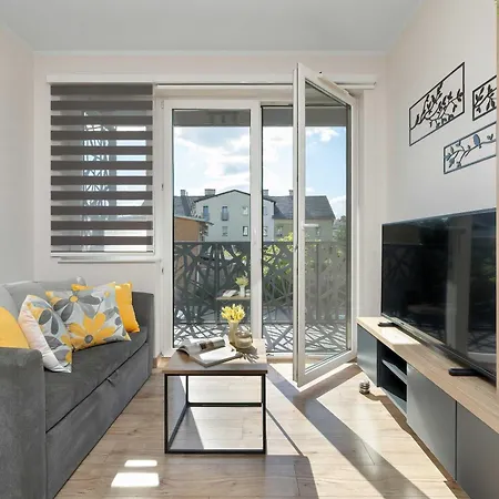 Modern With Parking And Balcony By Renters Apartman